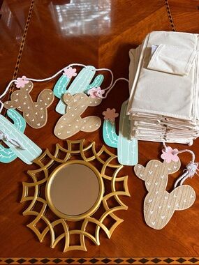 College Bundle: Canvas shoe hanger, Cactus hanging decoration & Gold Mirror